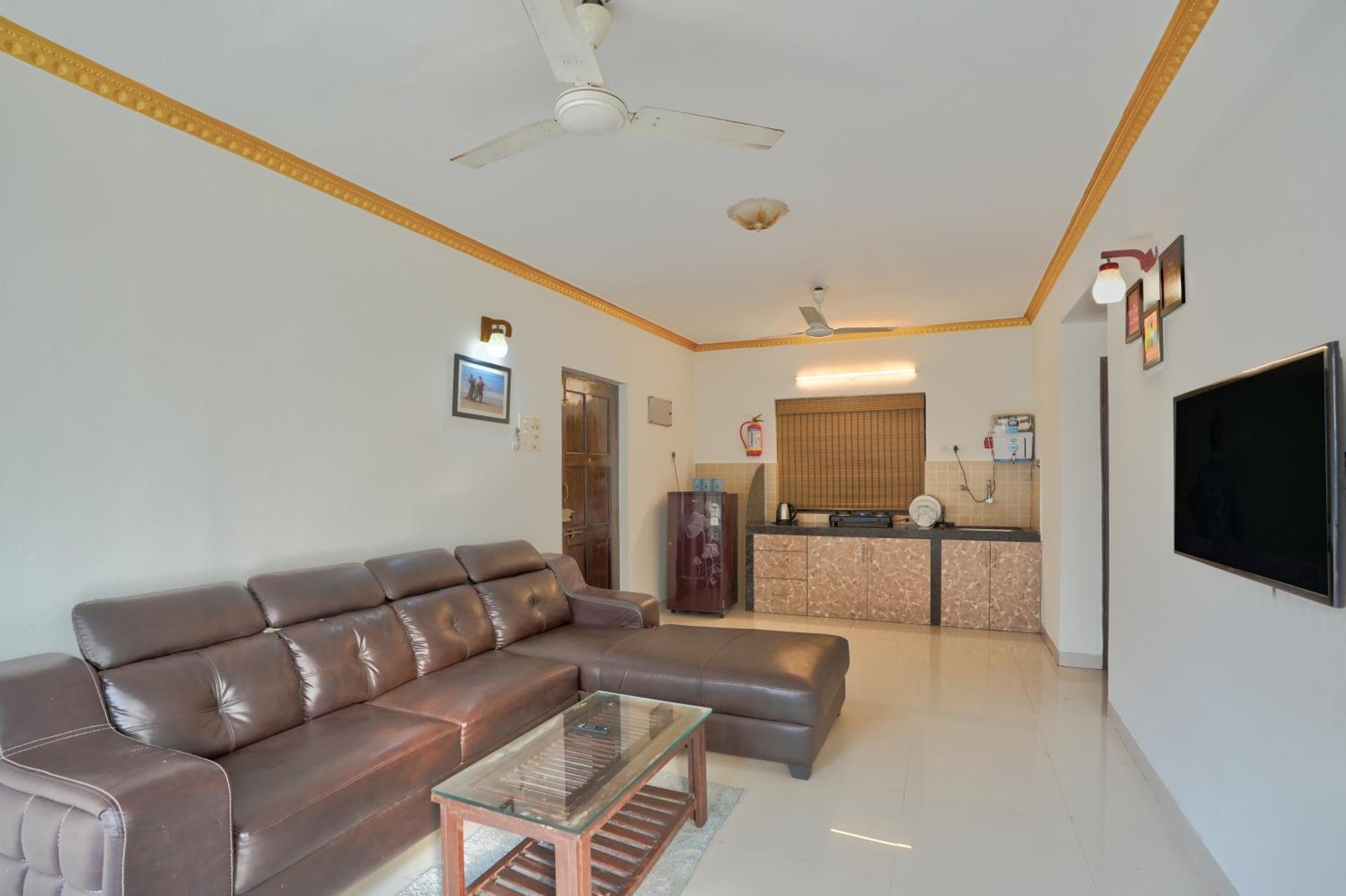 Amazing Pool View Goa 2bhk *