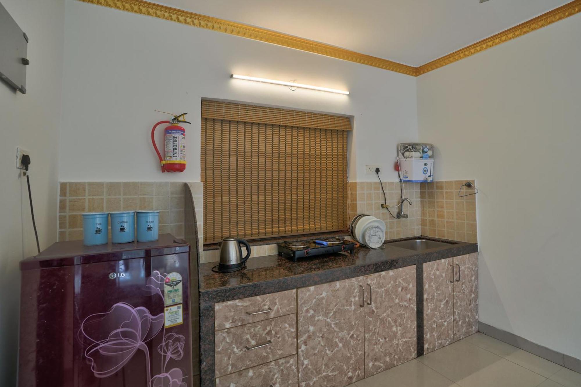 Amazing Pool View Goa 2bhk Candolim