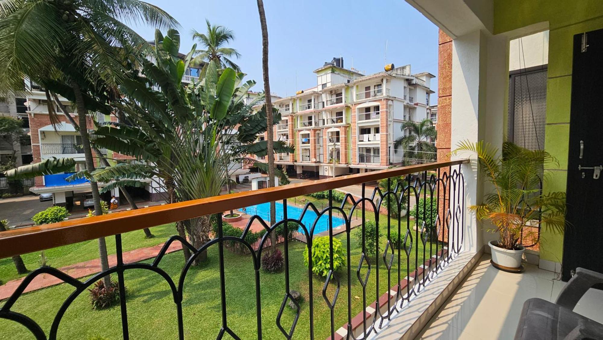 Amazing Pool View Goa 2bhk *